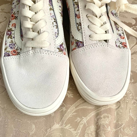 Vans Old Skool Sneaker in Floral + Marshmallow - Picture 9 of 14